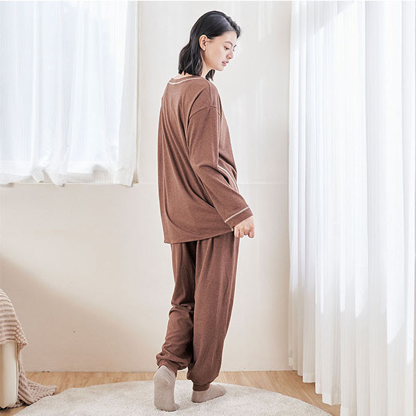 柔軟蠶絲布側口袋造型上衣套裝-共2色 