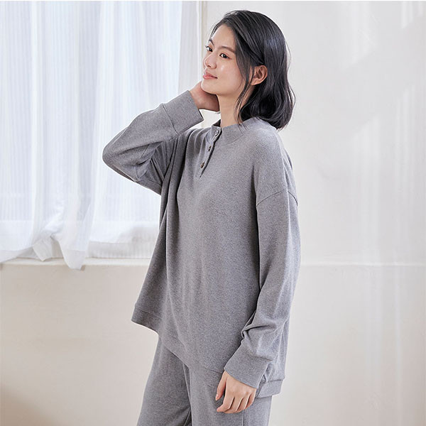 柔軟細緻羊絨半開襟上衣-共2色 