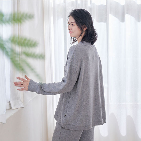 柔軟細緻羊絨半開襟上衣-共2色 