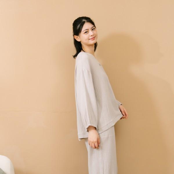 呼吸二重紗V領上衣-共2色 呼吸二重紗V領上衣,居家服,上衣,棉,沙色,丈青,FANTINO,凡第諾