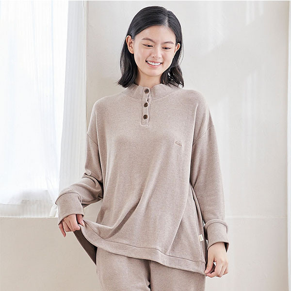 柔軟細緻羊絨半開襟上衣-共2色