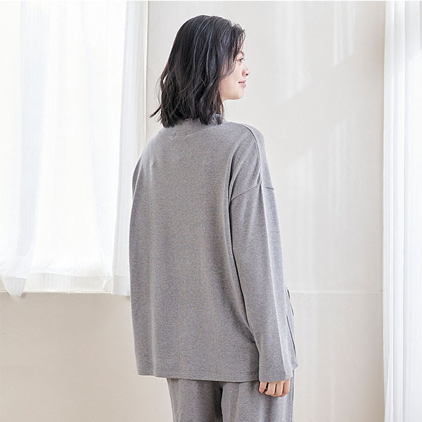 柔軟細緻羊絨半高領上衣-共2色