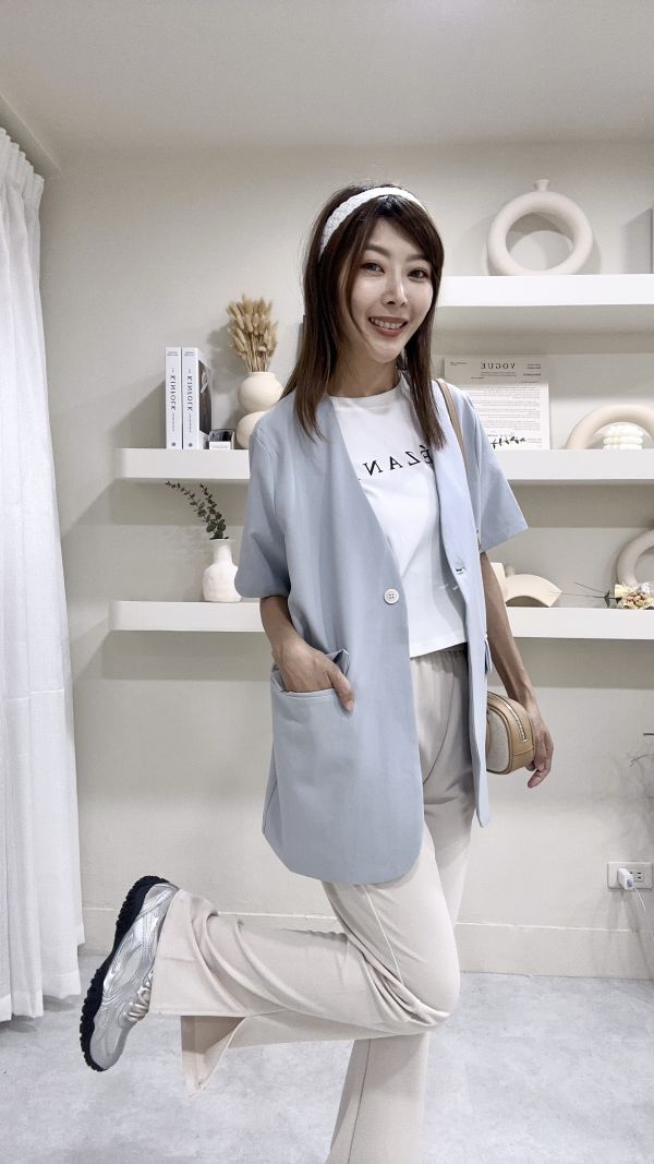 韓妞短袖西裝外套（附蕾絲繞脖）杏 藍 黑 