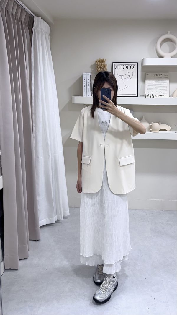 韓妞短袖西裝外套（附蕾絲繞脖）杏 藍 黑 