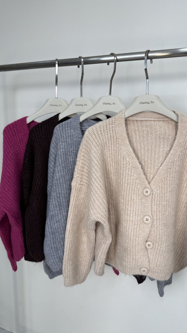 厚磅排扣針織外套 