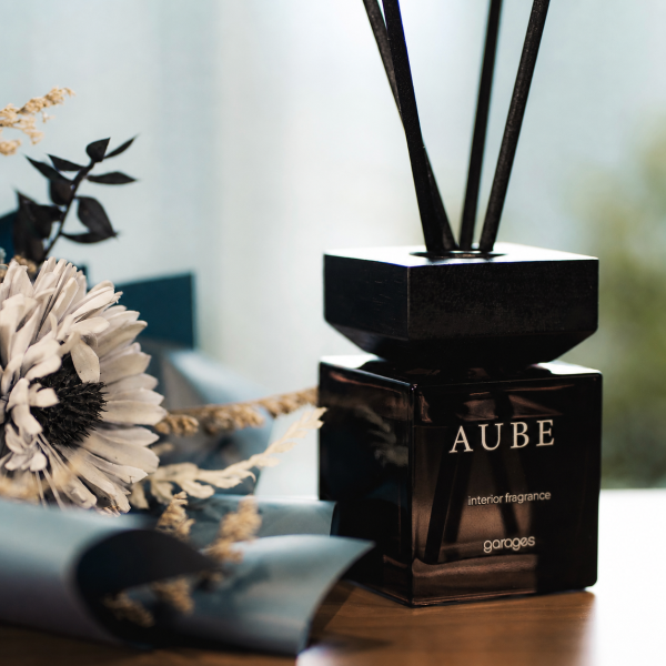 AUBE 白晝 空間擴香, 居家香氛, 擴香瓶, 木質香, 客廳香氛, 書房香氛, 高級香氛, 室內擴香, 精品香氛, 空間香氛,garages香氛