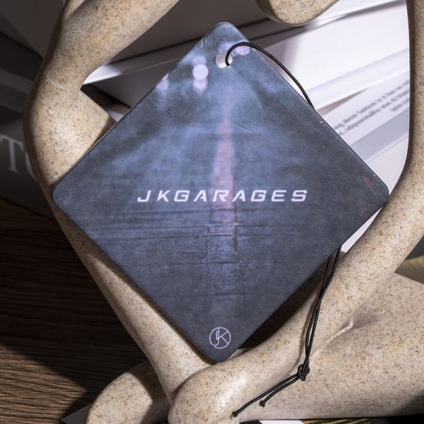 JKGARAGES 車用香氛片｜提升車內空間的清新芳香 車用香氛片,車用芳香片,室內芳香片,芳香吊飾,除臭香片,衣櫥專用香氛片推薦,持久香味的芳香吊飾,室內空間的清新芳香片,多用途除臭香片,汽車香片