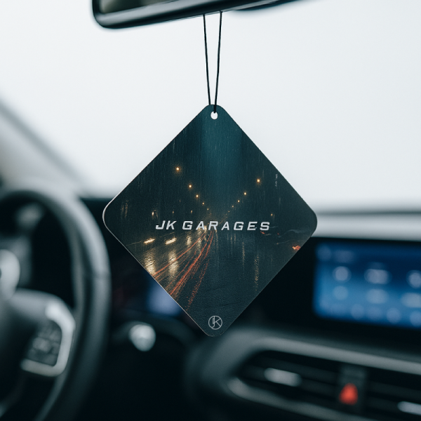JKGARAGES 車用香氛片｜提升車內空間的清新芳香 車內香氛推薦,車內除味香片,精品香氛掛片,中性香味車用,木質調香氛,車用香氛片,車用芳香片,室內芳香片,芳香吊飾,除臭香片,衣櫥專用香氛片推薦,持久香味的芳香吊飾,多用途除臭香片,汽車香片