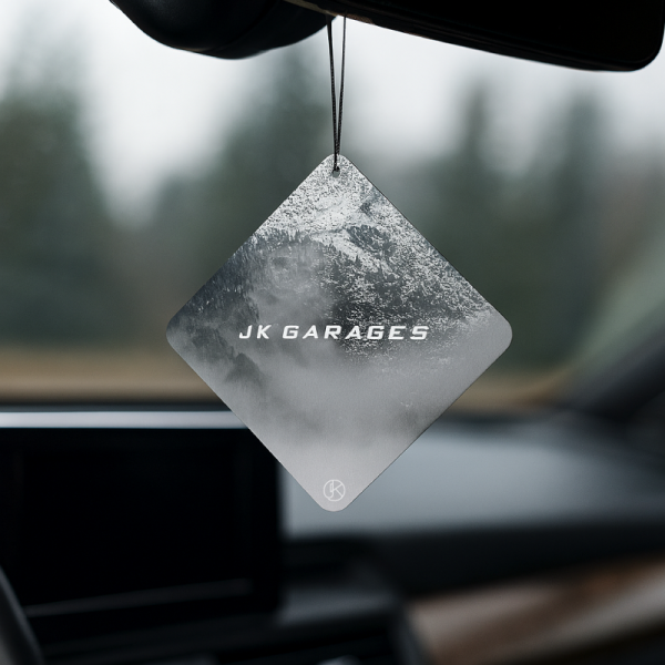 JKGARAGES 車用香氛片｜提升車內空間的清新芳香 車內香氛推薦,車內除味香片,精品香氛掛片,中性香味車用,木質調香氛,車用香氛片,車用芳香片,室內芳香片,芳香吊飾,除臭香片,衣櫥專用香氛片推薦,持久香味的芳香吊飾,多用途除臭香片,汽車香片