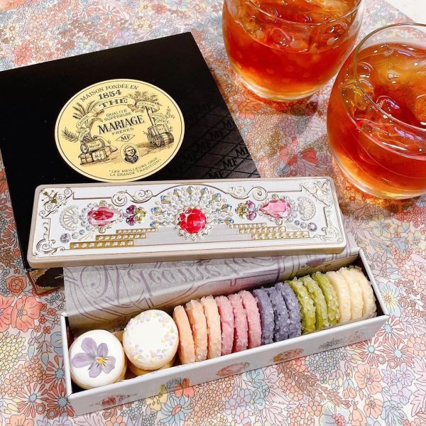 經典白盒紅寶石 MAGNOLIA 宝塚三色堇 小花餅乾 鑽石餅乾 寶石盒 伴手禮 美寶塚 MAGNOLIA,宝塚三色堇,小花餅乾,鑽石餅乾,紅寶石盒,伴手禮,美寶塚,兔瑪星日本選物店