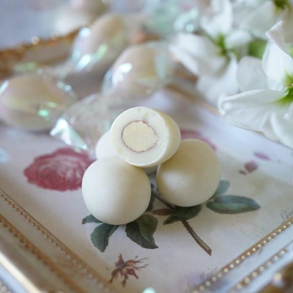 巧克力屋 Mon loire 球型巧克力 巧克力屋,Monloire,球型巧克力,兔瑪星日本選物店,牛奶巧克力球,白巧克力杏仁,可可杏仁