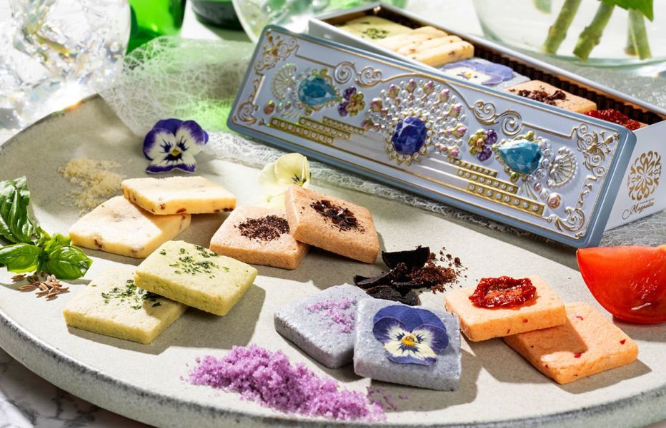 藍寶石法式鹹餅乾 MAGNOLIA 宝塚三色堇 小花餅乾 鑽石餅乾 寶石盒 伴手禮 美寶塚 MAGNOLIA,宝塚三色堇,小花餅乾,鑽石餅乾,紅寶石盒,伴手禮,美寶塚,兔瑪星日本選物店