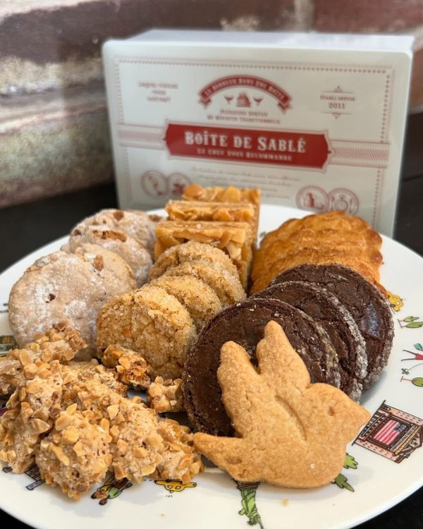 noix de beurre 餅乾鐵盒 noix費南雪,兔瑪星日本代購選物店,餅乾鐵盒