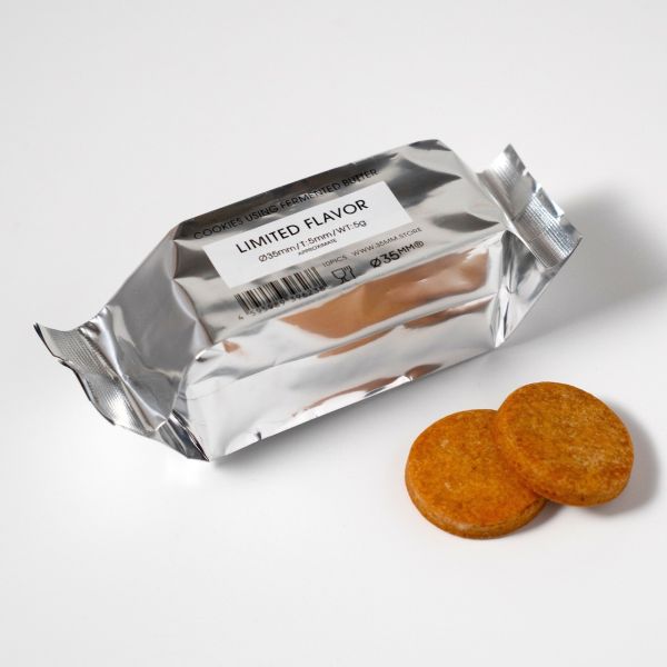 【12月限定】新宿 35mm 鹽焦糖口味 餅乾罐 鋁罐餅乾 奶油餅乾 新宿,35mm,餅乾罐,抹茶餅乾,限定口味,兔瑪星日本選物店