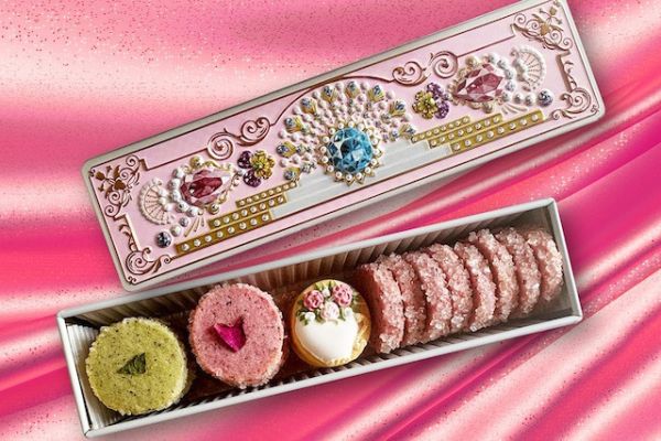 粉盒玫瑰餅乾 MAGNOLIA 宝塚三色堇 小花餅乾 鑽石餅乾 寶石盒 伴手禮 美寶塚 MAGNOLIA,宝塚三色堇,小花餅乾,鑽石餅乾,紅寶石盒,伴手禮,美寶塚,兔瑪星日本選物店