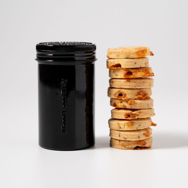 【12月限定】新宿 35mm 切達胡椒迷迭香 餅乾罐 鋁罐餅乾 奶油餅乾 新宿,35mm,餅乾罐,限定口味,兔瑪星日本選物店