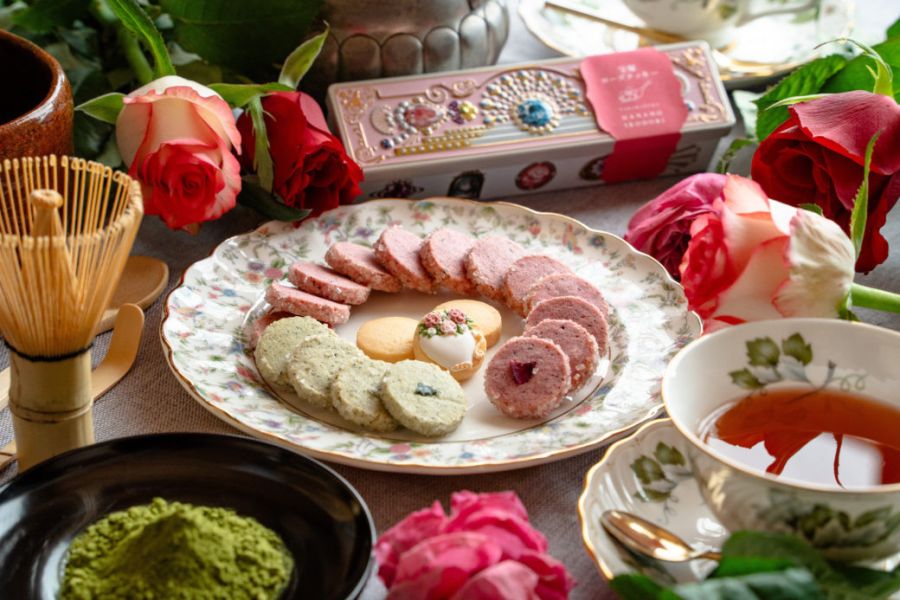 粉盒玫瑰餅乾 MAGNOLIA 宝塚三色堇 小花餅乾 鑽石餅乾 寶石盒 伴手禮 美寶塚 MAGNOLIA,宝塚三色堇,小花餅乾,鑽石餅乾,紅寶石盒,伴手禮,美寶塚,兔瑪星日本選物店