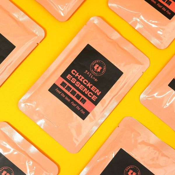 【黑皮零食派對】潤潤滴雞精 60g 黑皮零食派對, 潤潤滴雞精, 寵物雞精, 狗狗雞精, 貓咪雞精, 寵物營養補給, 毛孩保養, 滴雞精, 人食等級, 無防腐劑, 無鹽分, 常溫保存, 術後補養, 體力補給, 健康亮毛, 台灣製造, pet essence, chicken essence for pets, pet supplement, natural pet nutrition, lepone, 樂芃