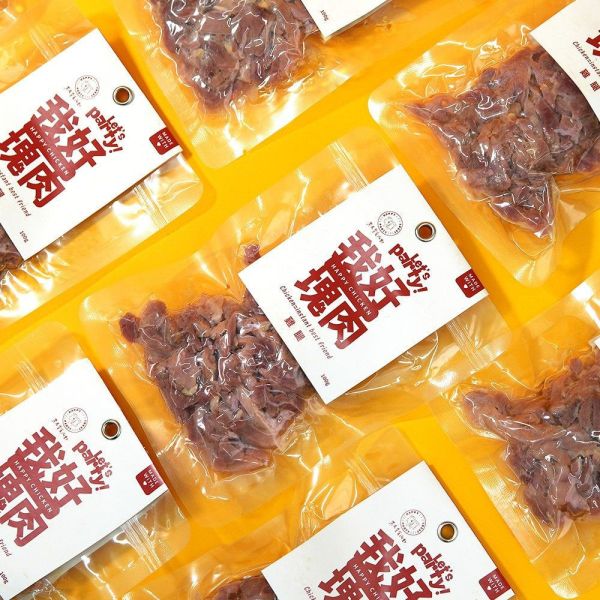【黑皮零食派對】我好塊肉-雞腿 100g (無骨) 黑皮零食派對, 我好塊肉, 雞腿肉, 蒸煮肉片, 無骨雞腿, 狗狗肉片, 貓狗通用, 高蛋白補給, 天然無添加, 無調味, 無防腐劑, 軟嫩好咬, 好消化, 常溫保存, 主食加料, 提升食慾, 人食等級, 台灣製造, dog food topper, chicken slices for pets, natural pet nutrition, lepone, 樂芃