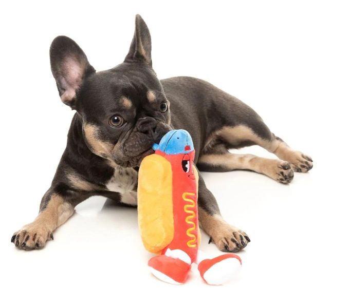 【FuzzYard】熱狗發聲玩具｜澳洲設計 耐咬耐玩 可機洗 Fuzzyard,熱狗,熱狗麵包狗玩具,狗狗玩具,狗狗耐咬玩具,發聲狗玩具,啾啾玩具,肉造型狗玩具,狗狗互動玩具,狗狗放電玩具,狗狗紓壓玩具,寵物療癒玩具,小型犬玩具推薦,寵物陪伴玩具