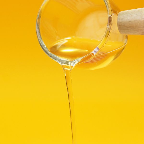 【黑皮零食派對】潤潤滴雞精 60g 黑皮零食派對, 潤潤滴雞精, 寵物雞精, 狗狗雞精, 貓咪雞精, 寵物營養補給, 毛孩保養, 滴雞精, 人食等級, 無防腐劑, 無鹽分, 常溫保存, 術後補養, 體力補給, 健康亮毛, 台灣製造, pet essence, chicken essence for pets, pet supplement, natural pet nutrition, lepone, 樂芃