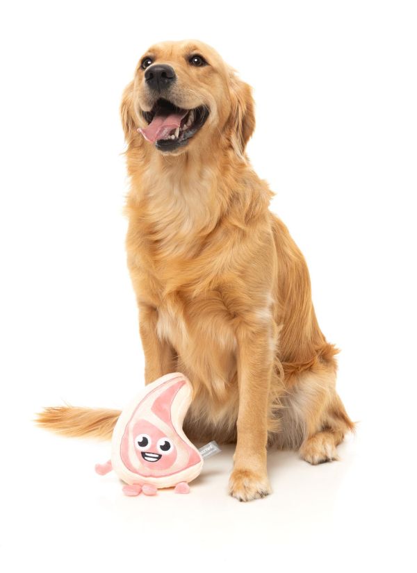 【FuzzYard】Piggy Smalls 豬小排｜澳洲設計 耐咬耐玩發聲玩具 可機洗 Fuzzyard,豬小排,豬排玩具,狗狗玩具,狗狗耐咬玩具,發聲狗玩具,啾啾玩具,肉造型狗玩具,狗狗互動玩具,狗狗放電玩具,狗狗紓壓玩具,寵物療癒玩具,小型犬玩具推薦,寵物陪伴玩具