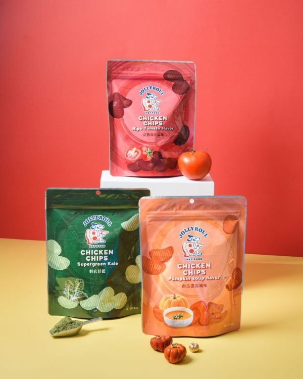 【喜翻 JOLLYROLL】Chips！雞肉洋芋片-完熟茄汁風味 40g 喜翻, JOLLYROLL, 狗狗洋芋片, 寵物洋芋片, 狗狗零食, 雞肉零食, 完熟茄汁風味, 酥脆零食, 人食等級, 無防腐劑, 常溫保存, 狗狗獎勵, 毛孩零食, 寵物點心, 狗狗小點, comfort food for dogs, lepone, 樂芃, dog chips, chicken snack for dogs, pumpkin soup flavor
