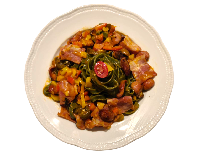 培根臘腸蔬菜義大利麵 