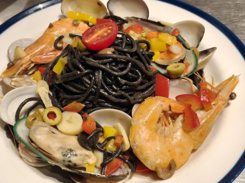 紐西蘭淡菜海鮮墨魚麵 
