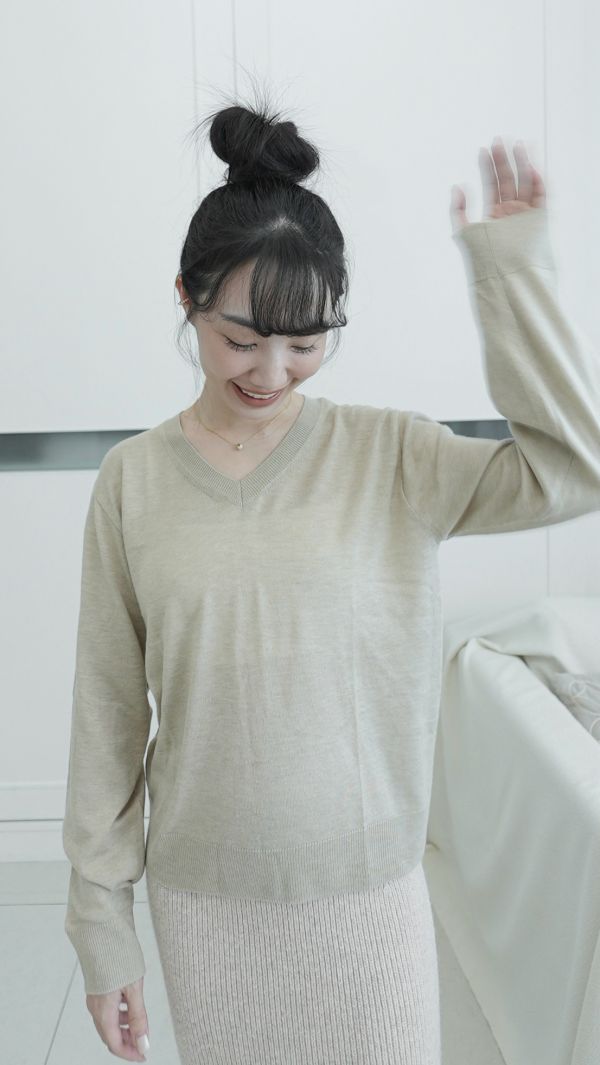 韓國製-絲綢羊毛優雅V領針織上衣（奶茶） 