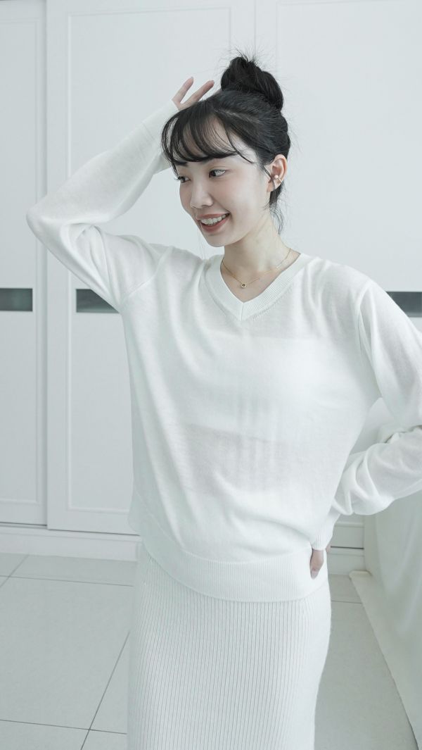 韓國製-絲綢羊毛優雅V領針織上衣（白） 