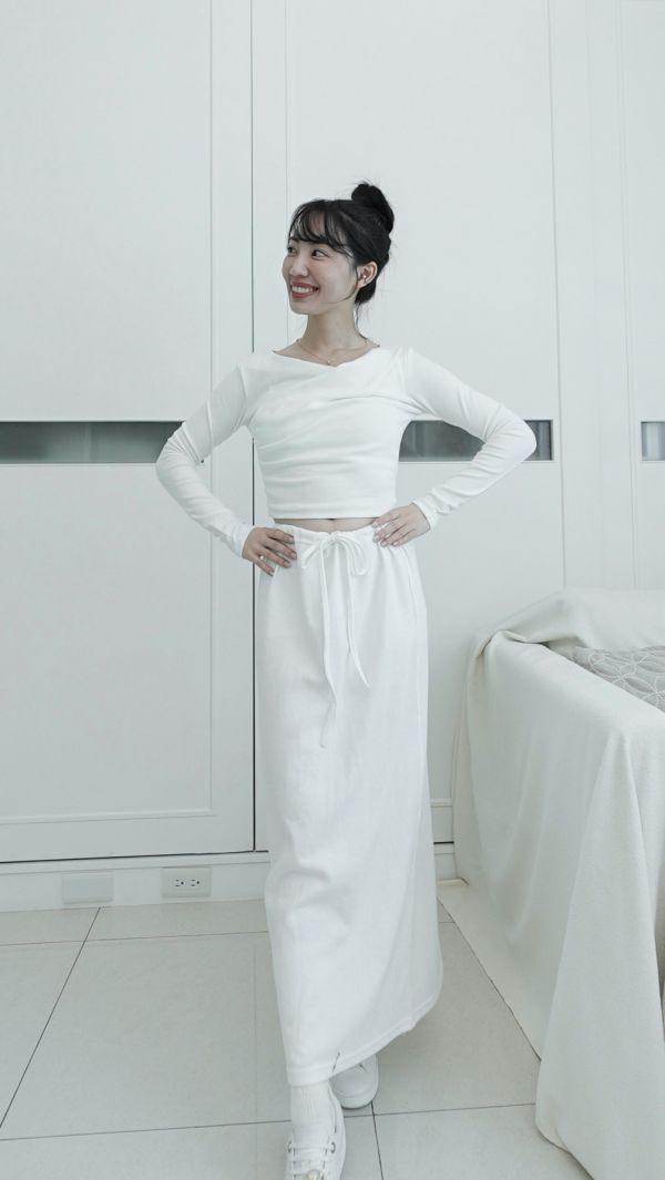 (現貨)韓國製-氣質扭轉長袖上衣（白） 