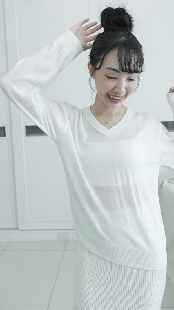 韓國製-絲綢羊毛優雅V領針織上衣（白） 