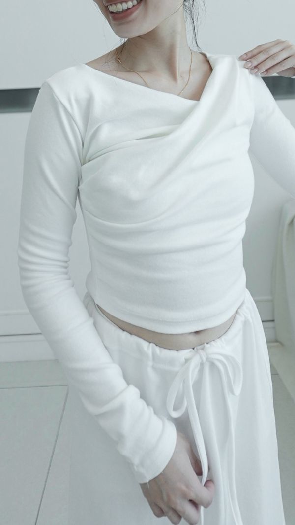 (現貨)韓國製-氣質扭轉長袖上衣（白） 