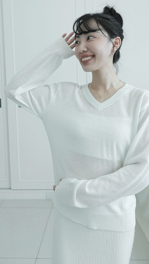 韓國製-絲綢羊毛優雅V領針織上衣（白） 