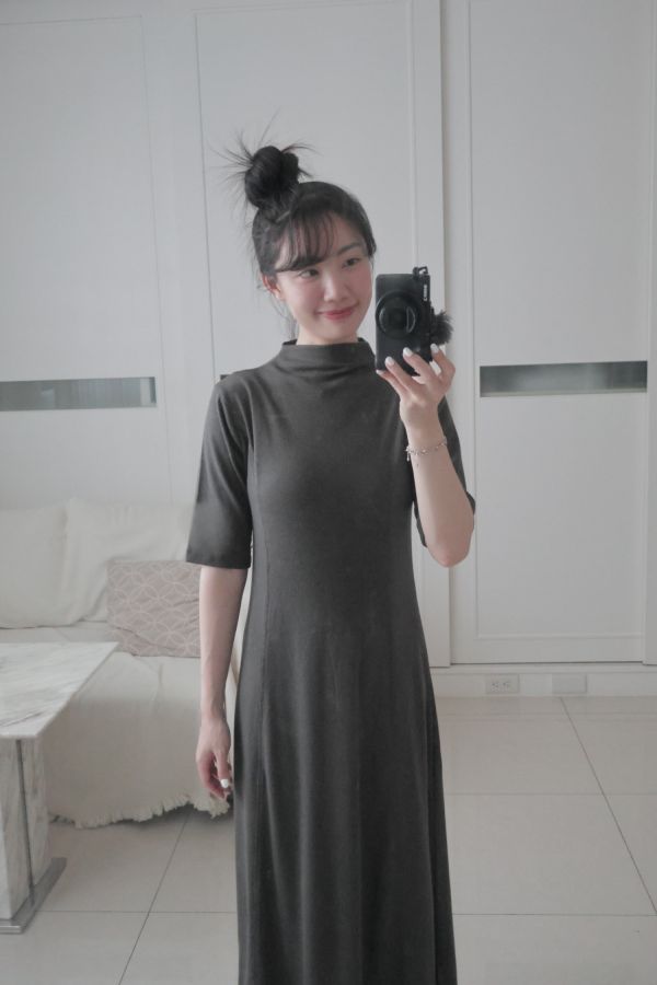(現貨)韓國製-半高領五分袖收腰長洋裝（質感灰） 