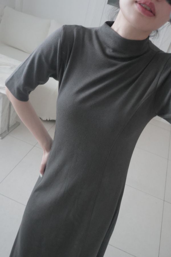 (現貨)韓國製-半高領五分袖收腰長洋裝（質感灰） 