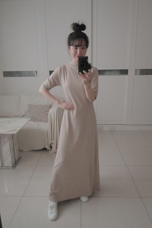 (現貨)韓國製-半高領五分袖收腰長洋裝（奶茶） 