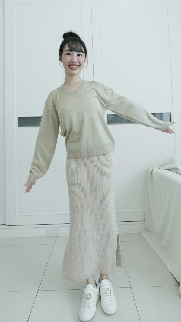 韓國製-絲綢羊毛優雅V領針織上衣（奶茶） 