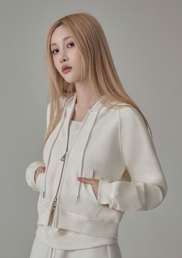 HUE AIR 短版登機外套 