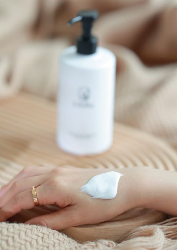 LiliHo梨梨荷 超純淨辣木籽卸妝乳 