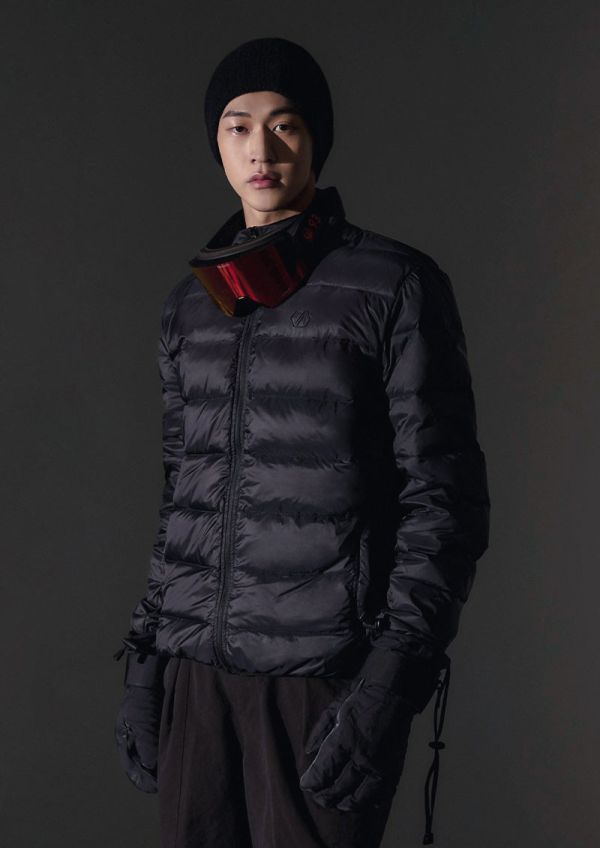 石墨烯極鋒羽絨外套 