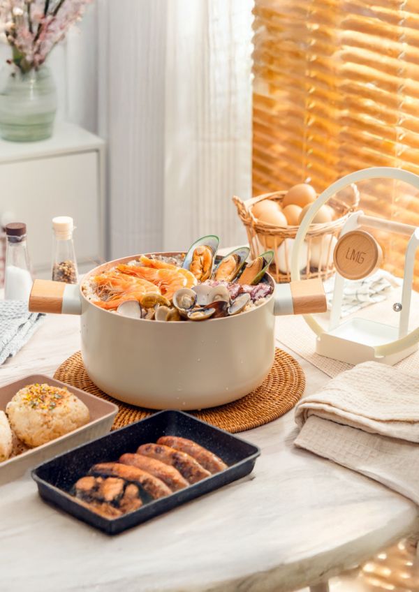 LMG 日式不沾雪藏雙耳深湯鍋附蓋22cm 