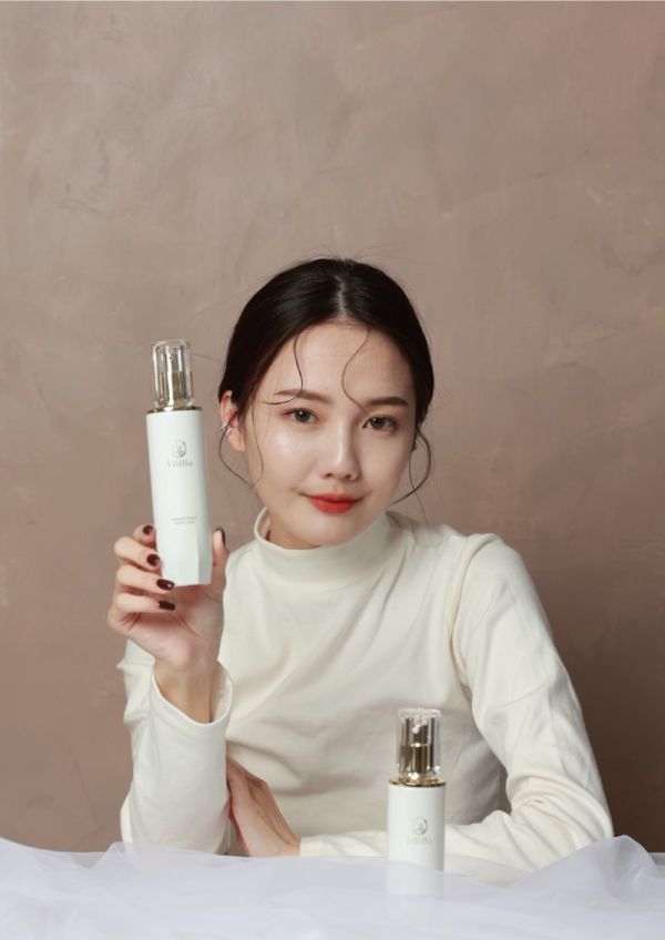 LiliHo梨梨荷 賦活修護青春露 