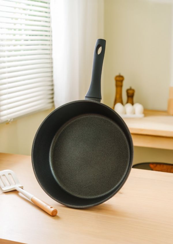 LMG 黑曜石極耐磨深炒鍋附蓋26cm 