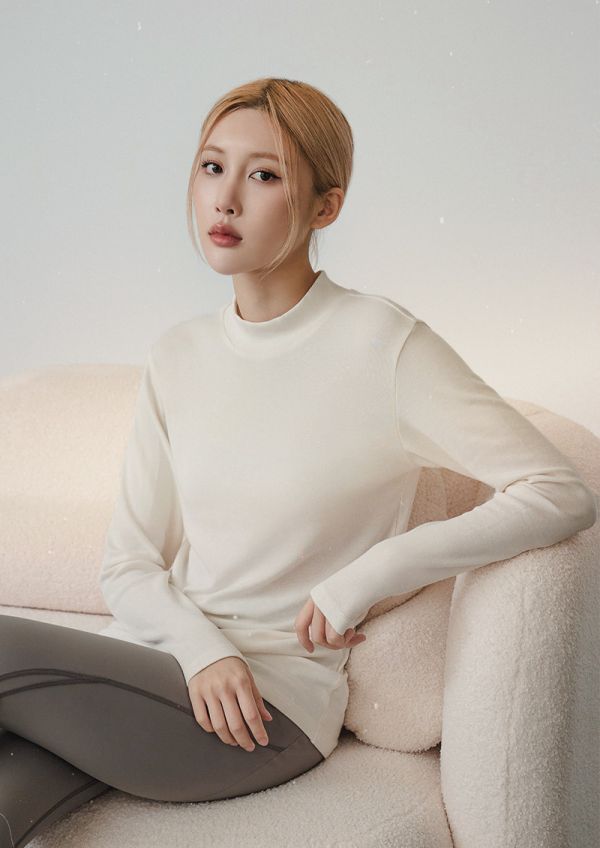 Q彈超導膚高領發熱衣 