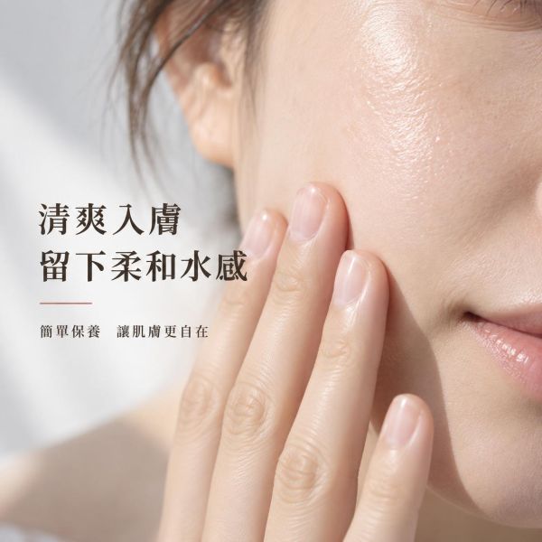 玫瑰花純露｜草本蒸餾原液 玫瑰純露, 玫瑰花純露, 玫瑰花水, 玫瑰水, 純露, 玫瑰化妝水, 天然純露, 植物純露, 蒸餾純露, 玫瑰蒸餾水, 濕敷, 化妝水, 臉部保養, 日常保養, 保濕水, 500ml純露, 自然皂手作坊, 苗栗手作, 純露推薦, 玫瑰純露推薦