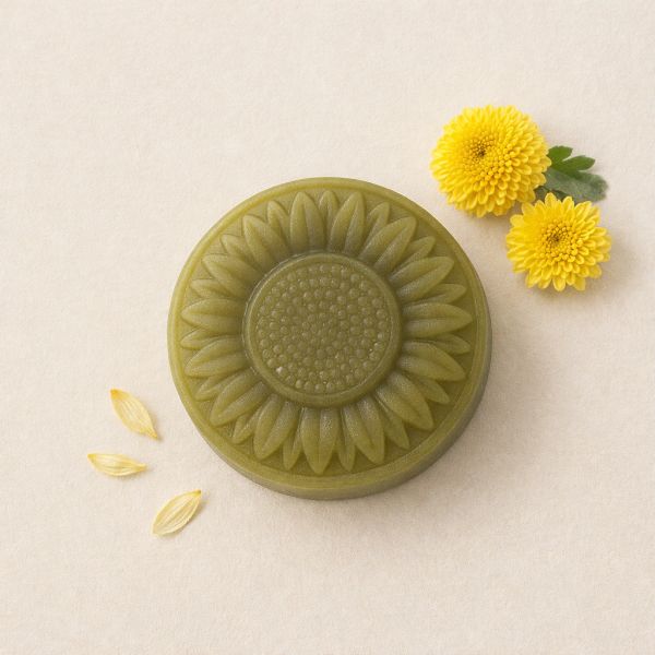 銅鑼杭菊手工皂 杭菊手工皂, 杭菊香皂, 天然草本香皂, 苗栗杭菊, 契作杭菊, 草本手工皂, 舒緩肌膚, 無香精香皂, 植物油冷製皂, 適合敏感肌的香皂,