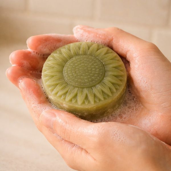 銅鑼杭菊手工皂 杭菊手工皂, 杭菊香皂, 天然草本香皂, 苗栗杭菊, 契作杭菊, 草本手工皂, 舒緩肌膚, 無香精香皂, 植物油冷製皂, 適合敏感肌的香皂,