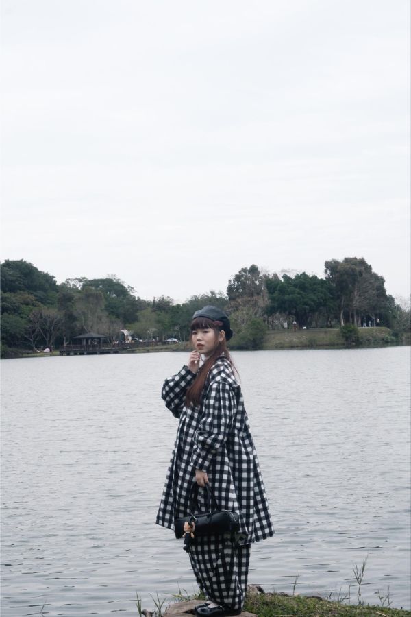 《少女屋中之夢》羊毛娃娃領格紋斗篷套裝 